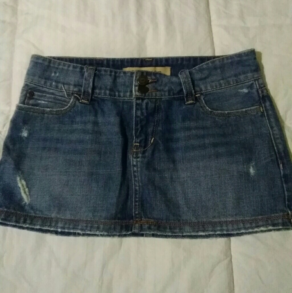 Hollister distressed mini skirt